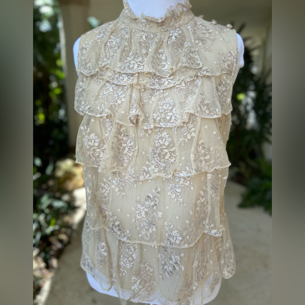 Parameter lace sleeveless blouse size M